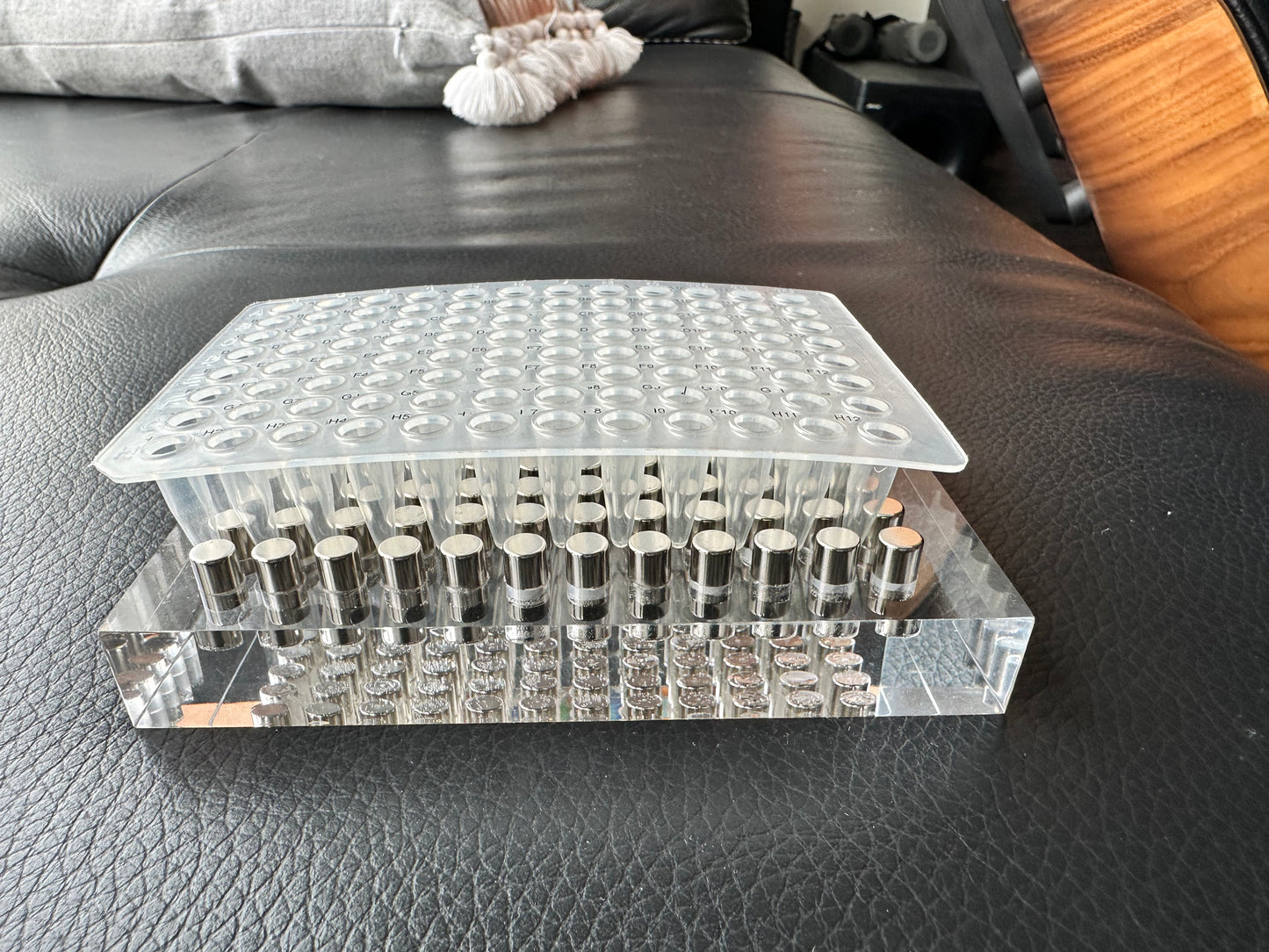 Magnetic Stand for 96 Well Multiwell Plates